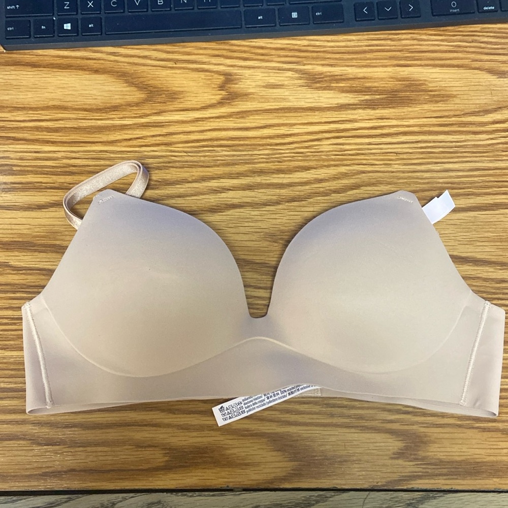 **BRAND NEW** Victoria’s Secret push-up up bra